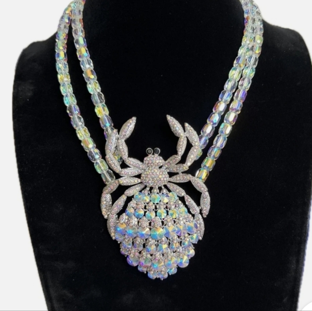 Eye Candy spider statement necklace